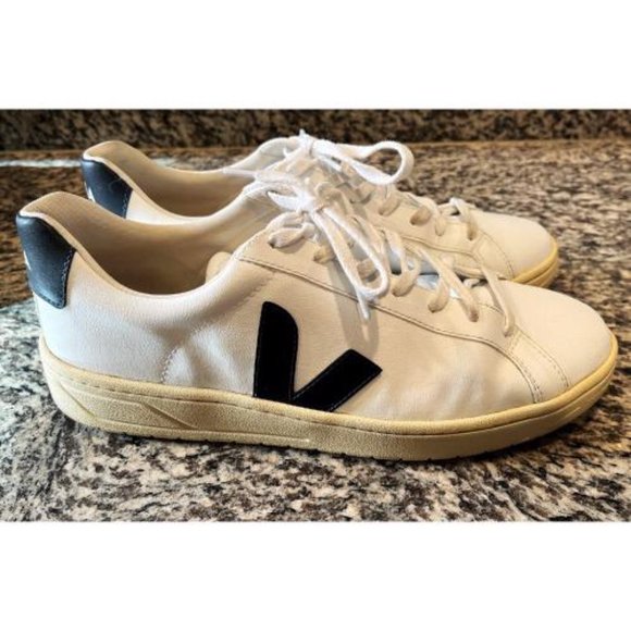 VEJA V-12 WHITE AND BLACK SNEAKERS - Picture 2 of 9